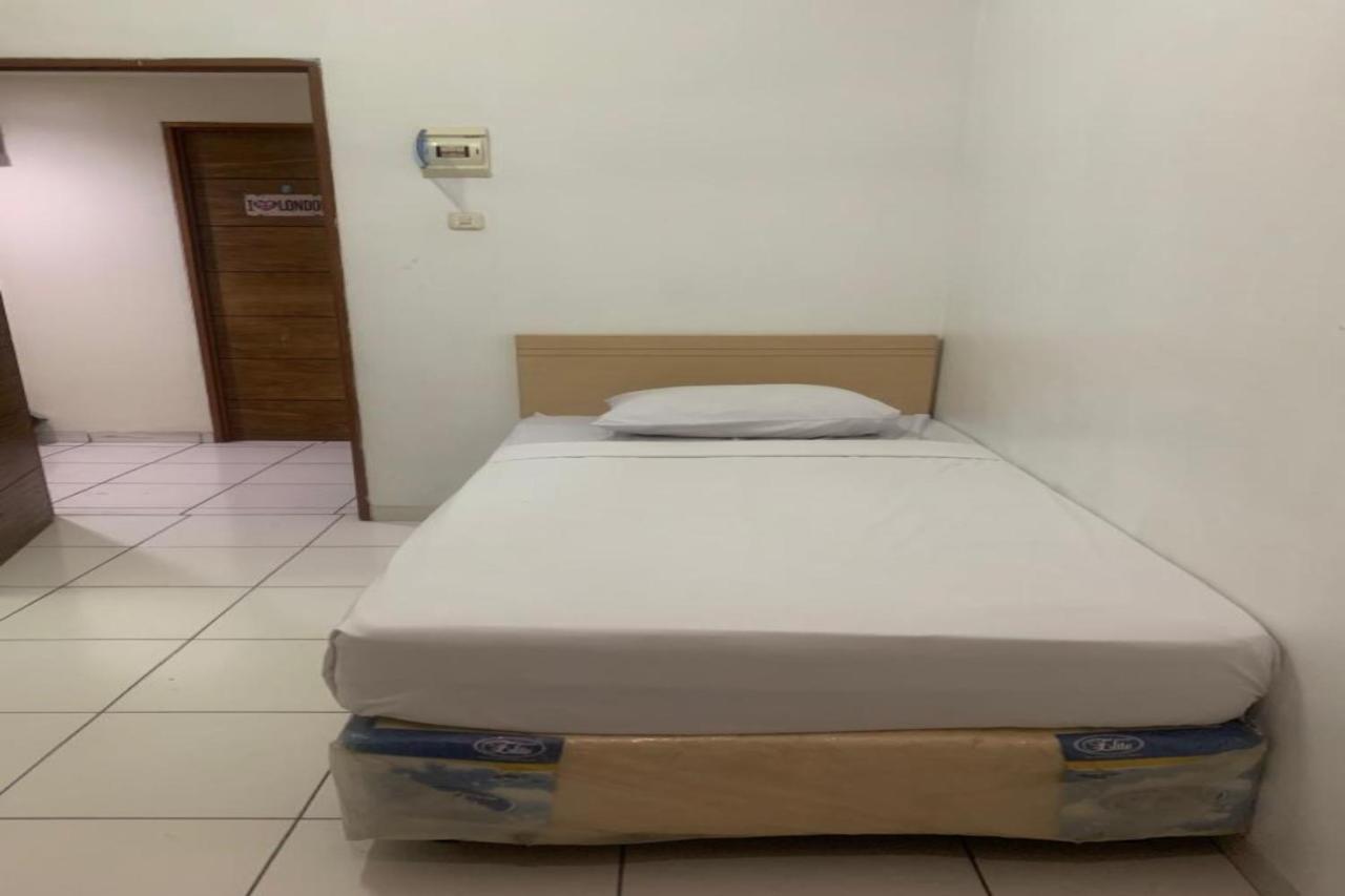 Super Oyo Collection O 818 Micasa 2*